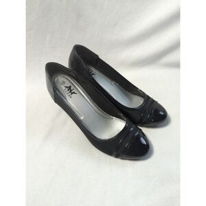 Air Flex Womens Black Mixed Media Patent Cap Toe‎ Kitten Heel Pumps Size 9.5W